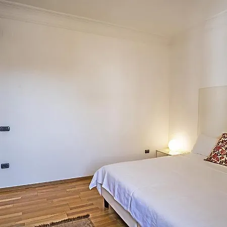 Sleeps 11 Pool Air Con Wifi * Sorrent