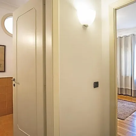 Sleeps 11 Pool Air Con Wifi Sorrent