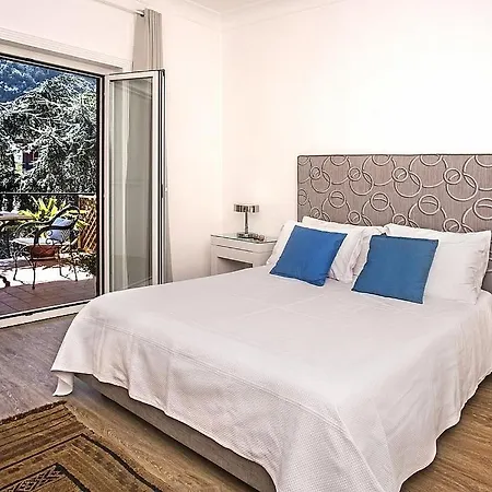 Sleeps 11 Pool Air Con Wifi Sorrent