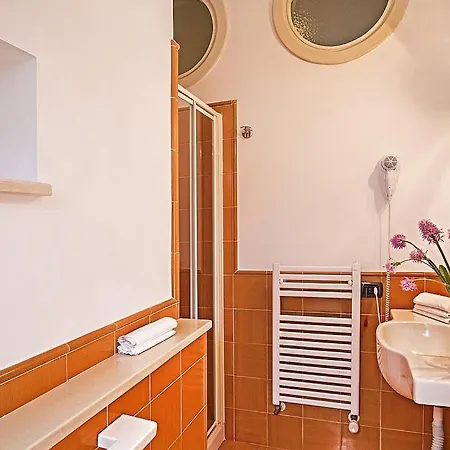 Sleeps 11 Pool Air Con Wifi * Sorrent
